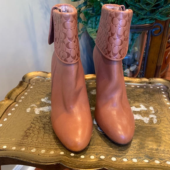 Authentic COACH Boot - Picture 2 of 5